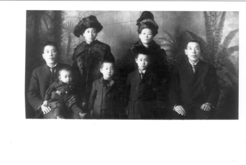 Family photograph (ddr-densho-109-37)