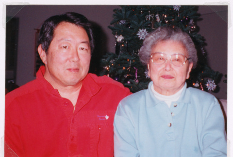Glenn and Mitzi Isoshima at Christmas (ddr-densho-477-748)