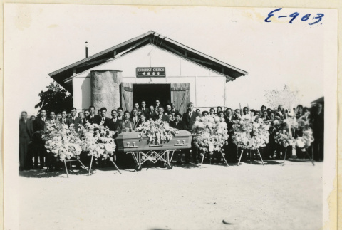 Mourners for Fujinami's funeral (ddr-densho-37-1939)