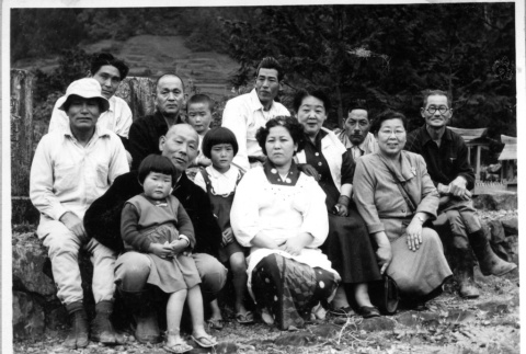 Kamie Tanaka, family reunion (ddr-csujad-25-164)