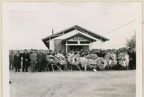 Mourners at Kaoru Watanabe's funeral (ddr-densho-37-1309)