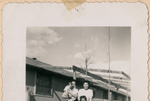 Sally Domoto and children with another woman and child (ddr-densho-329-1308)