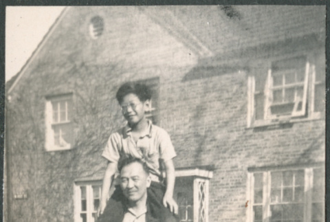 Chester Sakura, Sr., with two boys (ddr-densho-523-191)