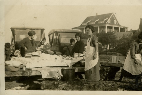 Japanese Americans at the beach (ddr-densho-182-158)