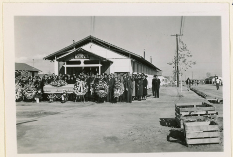 Mourners at Minoru Okeya's funeral (ddr-densho-37-1337)