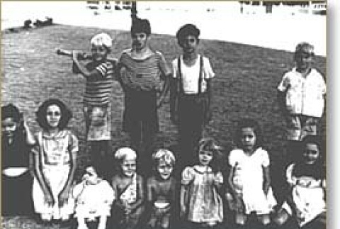 Internee children at Seagoville internment camp, Texas (ddr-densho-35-133)
