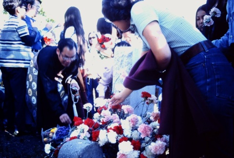 A memorial ceremony at Linkville Cemetery (ddr-densho-294-23)