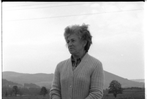 Woman and child in front of car (ddr-densho-1007-1254)