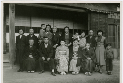 Photo of family (ddr-densho-355-113)