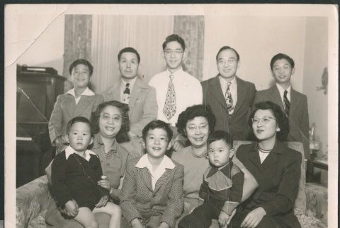 Sakura family portrait (ddr-densho-523-206)