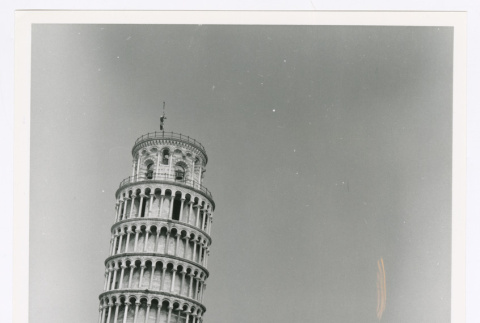 Leaning Tower of Pisa and Fifth Army tanks (ddr-densho-1007-317)