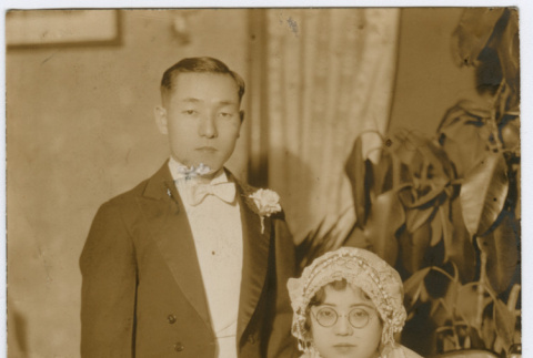 Japanese American couple (ddr-densho-26-164)