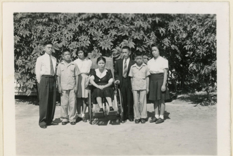 Nakada family (ddr-densho-37-1706)