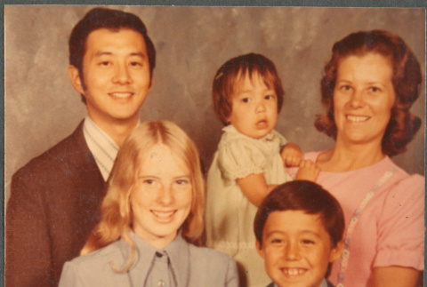 Family portrait (ddr-densho-523-589)