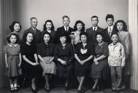 Kakutani, Urakawa, and Takenaga Extended Family (ddr-densho-474-152)