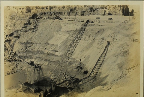 Excavator crane (ddr-densho-258-39)