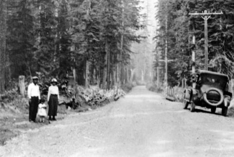 Family visiting Snoqualmie Pass (ddr-densho-153-17)