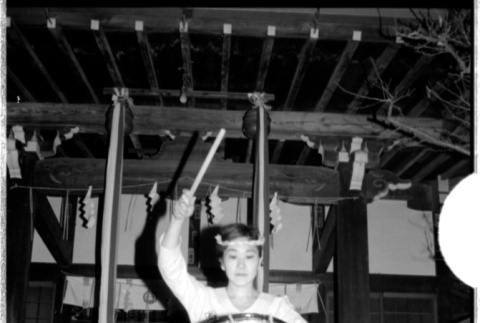 Chizuko performing taiko (ddr-densho-1007-1191)