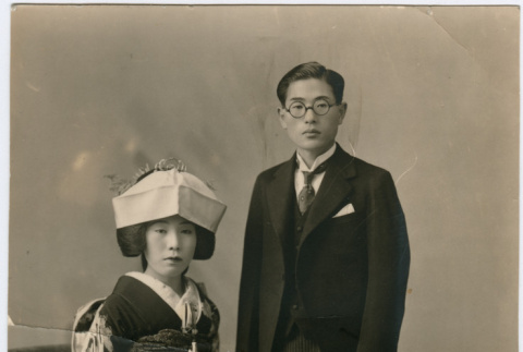 Japanese American couple (ddr-densho-26-289)