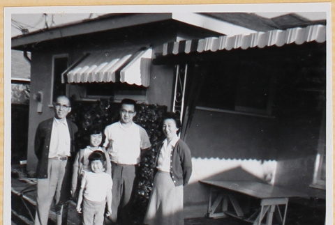 Hardy, Yoshiko, Susan and Leslie Shiomi with unidentified man (ddr-densho-522-548)