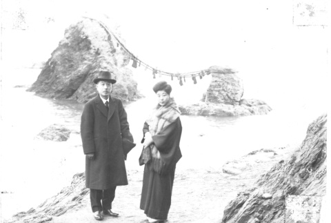 Japanese American man and woman (ddr-densho-157-114)