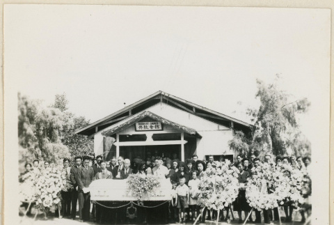 Mourners at Chiyono Nishino's funeral (ddr-densho-37-2097)