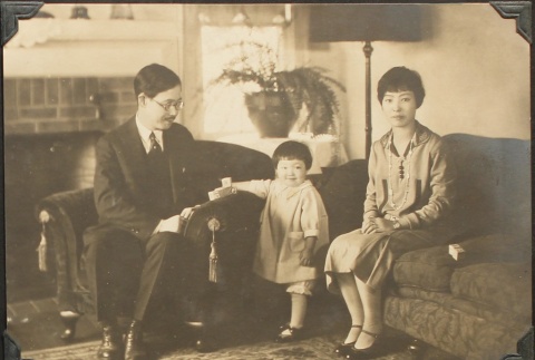 Portrait of Nikkei family (ddr-densho-259-478)