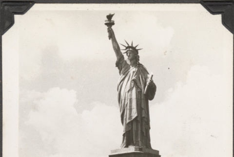 Postcard of Statue of Liberty (ddr-densho-466-191)