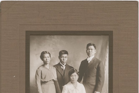 Portrait of a family (ddr-densho-273-18)