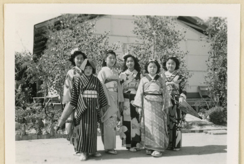 Group of dancers in kimonos (ddr-densho-37-1641)