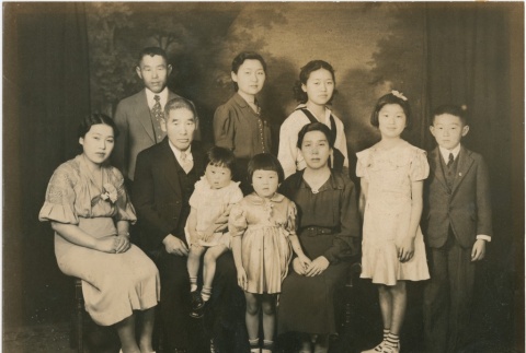 Family portrait (ddr-densho-321-485)