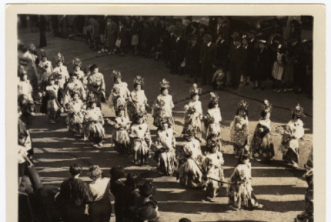 Children march in a procession (ddr-sbbt-4-13)