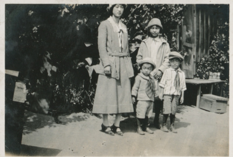 Isono family and Yukie (ddr-densho-357-87)