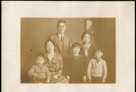 Family portrait (ddr-densho-359-703)