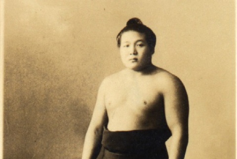 Sumo wrestler (ddr-njpa-4-2025)