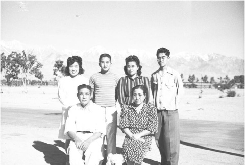 Group of Japanese Americans (ddr-densho-153-252)
