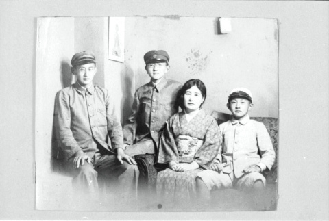 Family of four (ddr-densho-1007-466)