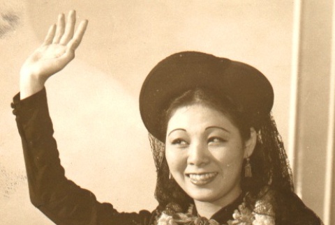 Fumiko Kawabata waving from the Tatsuta Maru (ddr-njpa-4-584)