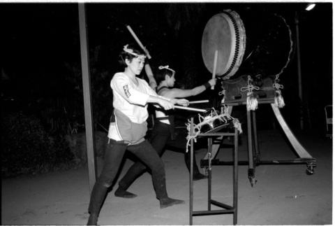 Kenny and Chizuko performing taiko (ddr-densho-1007-1208)