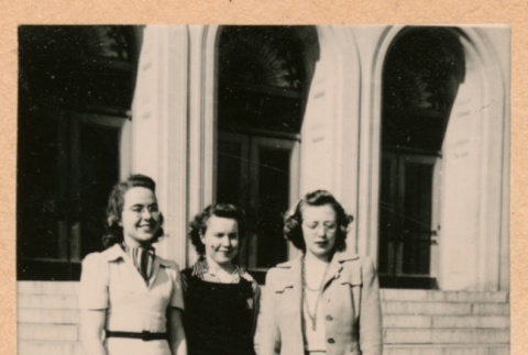 Pauline Roberts, Carol Rinch, Gwen Stevens (ddr-densho-468-300)