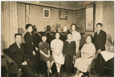 Kinoshita family portrait (ddr-densho-348-9)