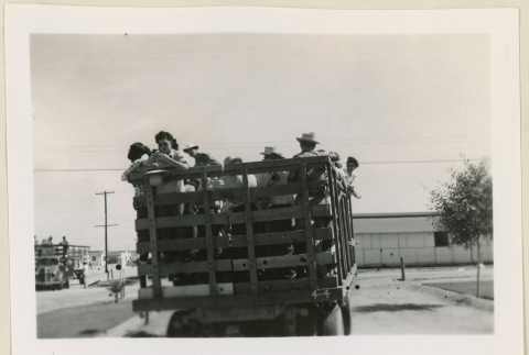 Cotton pickers ready to leave (ddr-densho-37-949)
