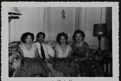 Maeda family picture (ddr-densho-287-582)