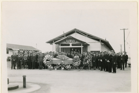Mourners at Katsushiro Chabata's funeral (ddr-densho-37-1342)