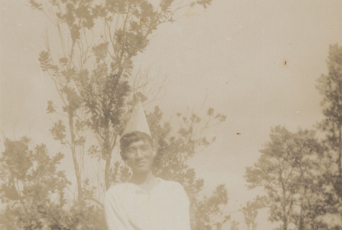 Man in pointed hat (ddr-janm-17-41)