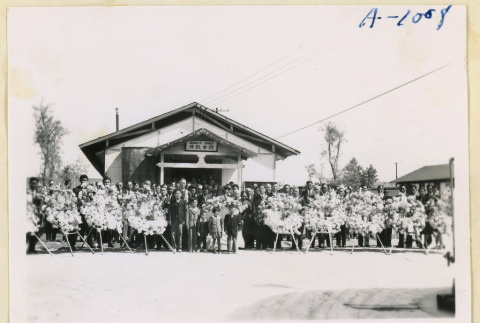 Mourners for Nakagawa's funeral (ddr-densho-37-1983)