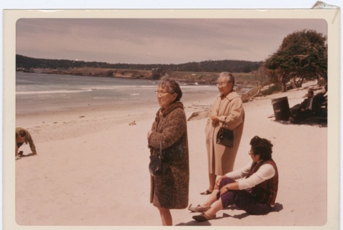 Okiyo Okagaki, Midori and June Kimura on a beach (ddr-densho-338-43)