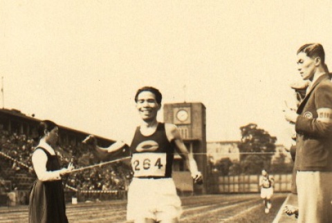 Kohei Murakoso running in pre-Olympic trials (ddr-njpa-4-1151)