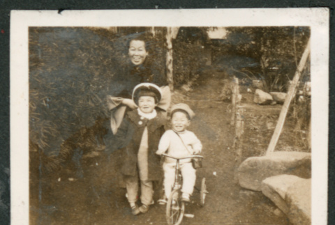 Photo of a woman and two children (ddr-densho-483-410)