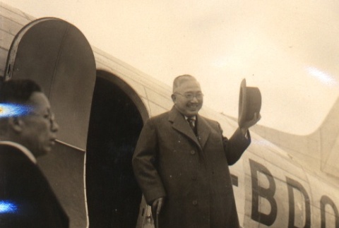 Tsuruhei Matsuno posing while boarding an airplane (ddr-njpa-4-878)